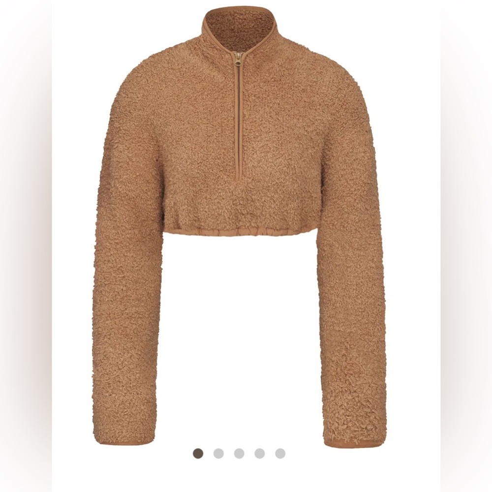 skims cozy knit cropped pullover - camel